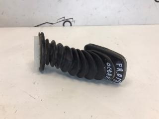 Фото запчасти защитный кожух передний правый Skoda Octavia 2013 Б/У запчасть Запчасть защитный кожух передний правый Skoda Octavia 2013