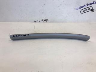 Фото запчасти накладка торпедо правая Skoda Octavia 2013 Б/У запчасть Запчасть накладка торпедо правая Skoda Octavia 2013