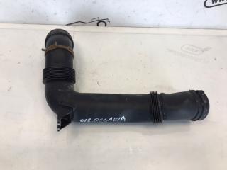 Запчасть патрубок воздушного фильтра Skoda Octavia 2013