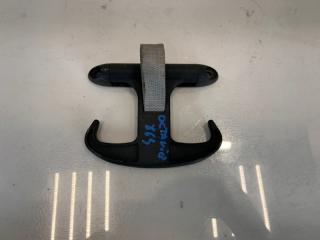 Фото запчасти ручка багажника Skoda Octavia 2013 Б/У запчасть Запчасть ручка багажника Skoda Octavia 2013