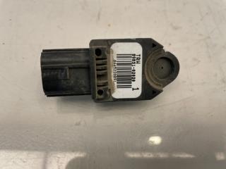 Фото запчасти датчик airbag правый Toyota Corolla 2005 Б/У запчасть Запчасть датчик airbag правый Toyota Corolla 2005