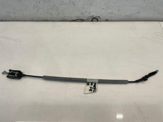 Запчасть тросик замка двери передний правый Volkswagen Touareg 2019