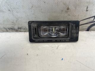 Запчасть подсветка номера задняя Volkswagen Touareg 2019