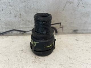 Фото запчасти фланец системы охлаждения Audi Q5 2009 Б/У запчасть Запчасть фланец системы охлаждения Audi Q5 2009