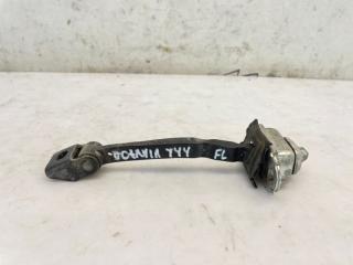 Фото запчасти ограничитель двери передний левый Skoda Octavia 2010 Б/У запчасть Запчасть ограничитель двери передний левый Skoda Octavia 2010