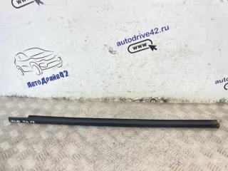 Фото запчасти уплотнитель стекла внешний передний правый Opel Astra 2007 Б/У запчасть Запчасть уплотнитель стекла внешний передний правый Opel Astra 2007