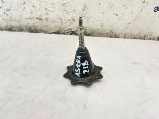 Фото запчасти крепление запасного колеса Opel Astra 2012 Б/У запчасть Запчасть крепление запасного колеса Opel Astra 2012