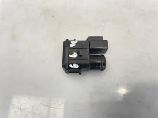 Фото запчасти датчик температуры воздуха в салоне Suzuki Grand Vitara 2007 Б/У запчасть Запчасть датчик температуры воздуха в салоне Suzuki Grand Vitara 2007