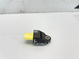 Запчасть датчик airbag левый toyota Corolla Fielder 2018