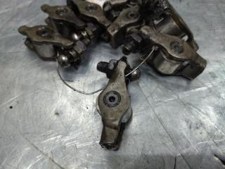 Рокер Yaris Verso 1999-2005 v13 1.4 disel Рокер Yaris Verso 1999-2005 v13 1.4 disel