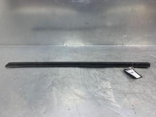 Запчасть накладка стекла переднего правого FORD Focus II 2005-2008 2006 v40