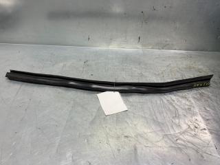Уплотнитель стекла двери Volkswagen Touareg 2002-2010 2006 v93