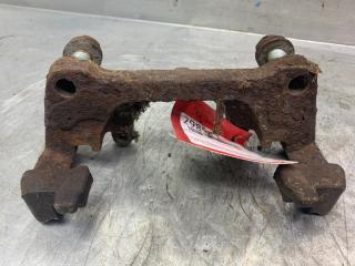 Скоба суппорта переднего AUDI A4 [B6] 2000-2004 2002 v42