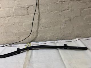 Уплотнитель (наружный) Volkswagen Bora 1997-2005 1999 v49 контрактная Уплотнитель (наружный) Volkswagen Bora 1997-2005 1999 v49