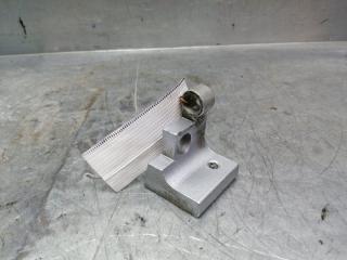 Запчасть петля двери задней левой верхняя Volkswagen Touareg 2002-2010 2006 v93