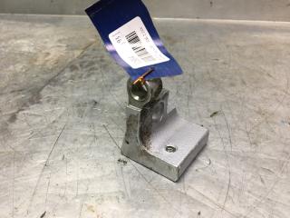 Запчасть петля двери задней правой верхняя Volkswagen Touareg 2002-2010 2006 v93