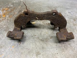 Скоба суппорта переднего FORD C-MAX 2003-2010 2005 v103