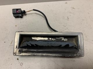 Кнопка открывания багажника Volkswagen Bora 1997-2005 1999 v85