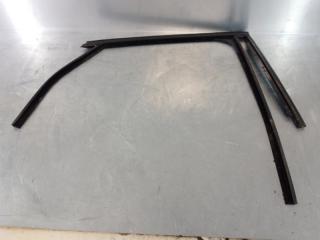 Уплотнитель стекла двери FORD Focus II 2005-2008 2007 v48
