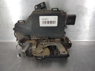 Замок двери передней правой Volkswagen Bora 1997-2005 1999 v85