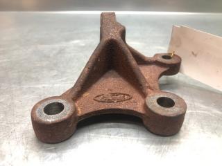 Запчасть кронштейн (сопут. товар) FORD C-MAX 2003-2010 2008 v102