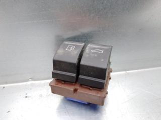 Кнопка открывания багажника Volkswagen Passat [B6] 2005-2010 2009 v132