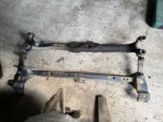 Балка подрадиаторная Volkswagen Passat [B3] 1988-1993 1991 v111