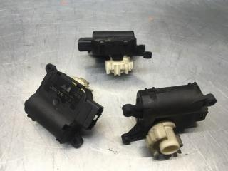 Моторчик заслонки отопителя Volkswagen Passat [B6] 2005-2010 2010 v69