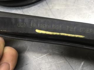 Уплотнитель двери A4 [B6] 2000-2004 2002 v38 СЕДАН 1