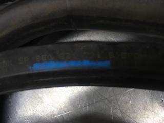 Уплотнитель двери A4 [B6] 2000-2004 2002 v38 СЕДАН 1