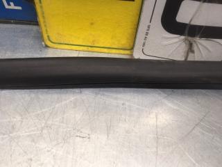 Уплотнитель двери A4 [B6] 2000-2004 2002 v38 СЕДАН 1