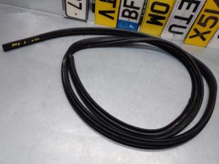 Уплотнитель двери передней левой Ford Focus 2010 v20 контрактная Уплотнитель двери передней левой Ford Focus 2010 v20