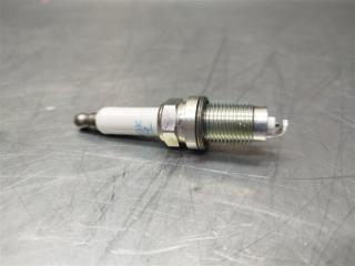 Свеча зажигания Volkswagen Golf V 2003-2009 новая Свеча зажигания Volkswagen Golf V 2003-2009
