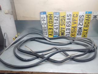 Уплотнитель двери Volkswagen Passat [B5] 2000-2005 2002 v130