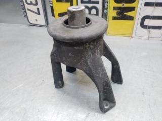 Опора двигателя Volkswagen Transporter T5 2003-2015 2004 V137