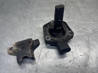 Датчик уровня масла Volkswagen Passat [B5] 1996-2000 1999 v106