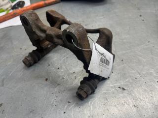 Скоба суппорта заднего левого Volkswagen Passat [B6] 2005-2010 2008 V138