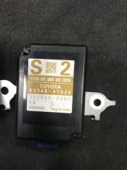 Запчасть блок управления дверьми Toyota Prius 2010