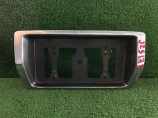 Накладка под номер задняя TOYOTA Crown