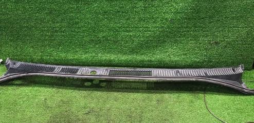 Запчасть жабо переднее TOYOTA Grand Hiace 1997