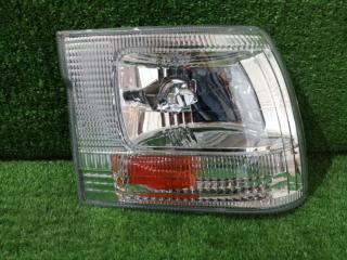 Габарит передний правый TOYOTA Hiace 2000-2004