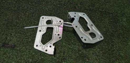 Запчасть крепления магнитолы TOYOTA Hilux Surf 1996