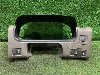 Консоль приборов NISSAN Elgrand 2001