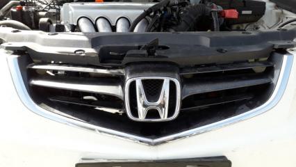 Решетка радиатора HONDA Accord 2002