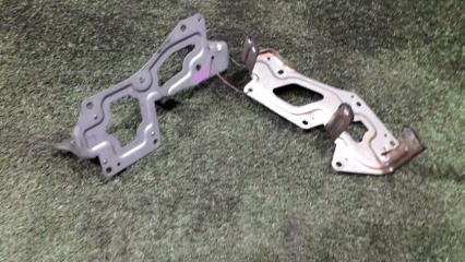 Запчасть крепления магнитолы TOYOTA Grand Hiace 2000