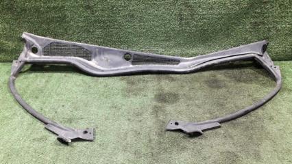 Жабо TOYOTA Brevis 2002