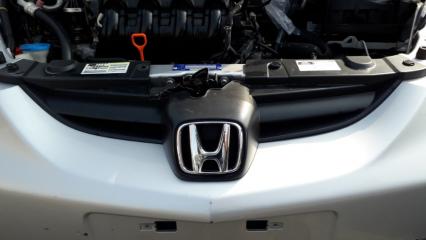 Решетка радиатора HONDA Fit Aria 2002