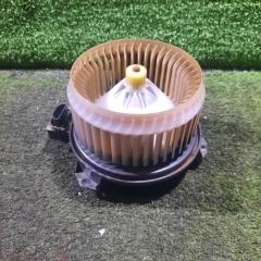 Запчасть мотор печки TOYOTA Vitz 2011