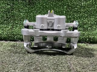 Запчасть суппорт передний правый NISSAN Terrano