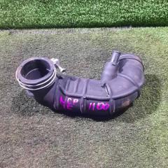 Запчасть патрубок воздушного фильтра TOYOTA Vitz 2002